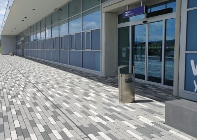 TK11 Papierkorb am Flughafen Kassel Calden mit integriertem Ascher